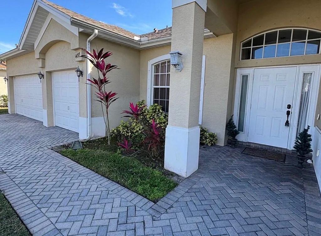 Photo of 408 N Key Lime Sq Square SW, Vero Beach, FL 32968 (MLS # B26022019)