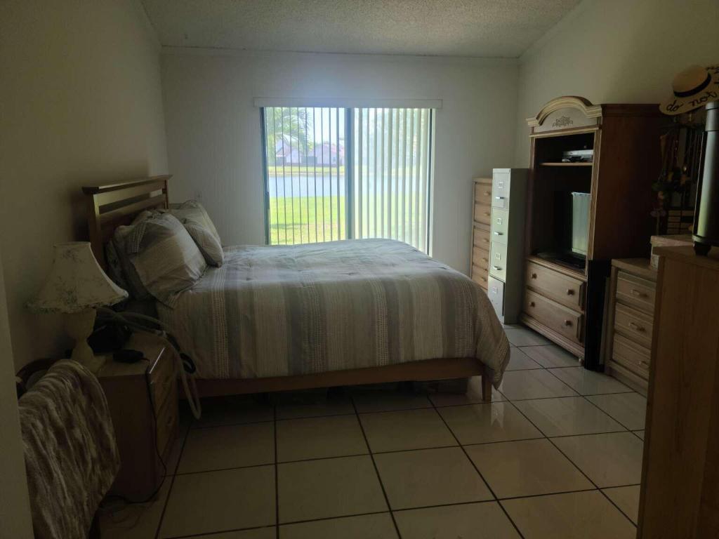 LAKES OF THE MEADOW SEC 1 - Residential