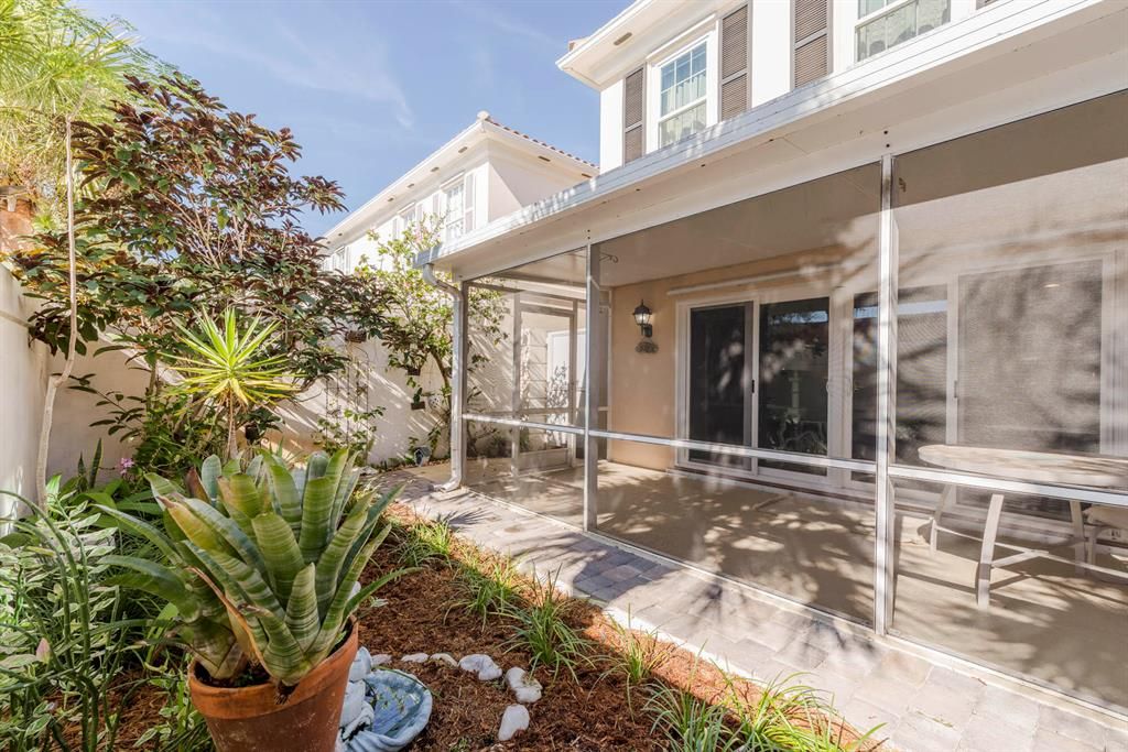 Photo of 20 Laurel Oaks Circle, Tequesta, FL 33469 (MLS # R10764051)