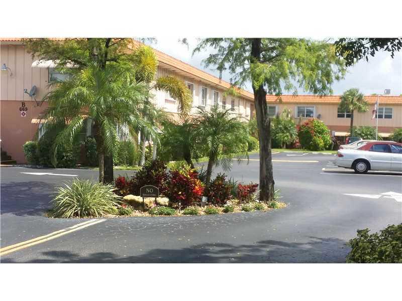 OAKLAND GROVE VILLAGE - Residential