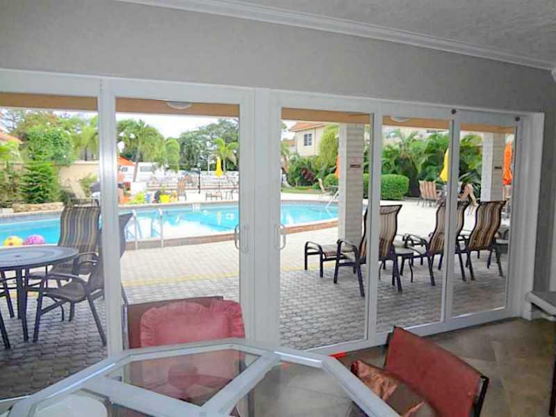 OAKLAND GROVE VILLAGE - Residential