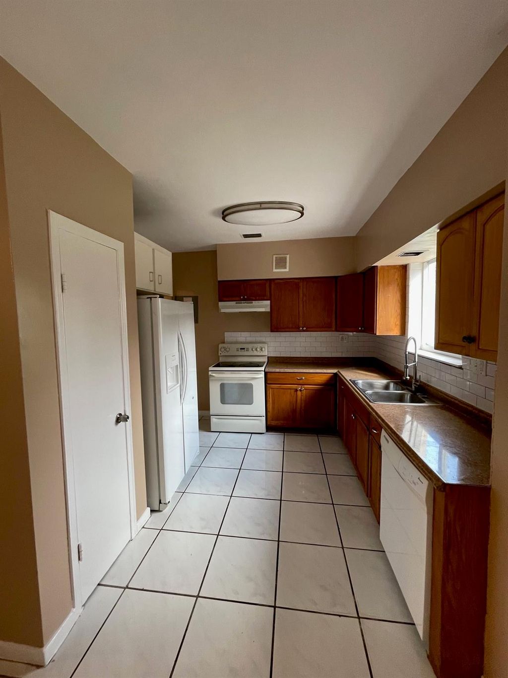 Photo of 359 E Dayton Circle, Fort Lauderdale, FL 33312 (MLS # F10501792)