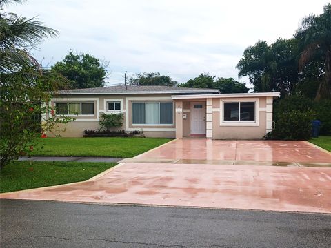 359 E Dayton Cir Fort Lauderdale FL 33312