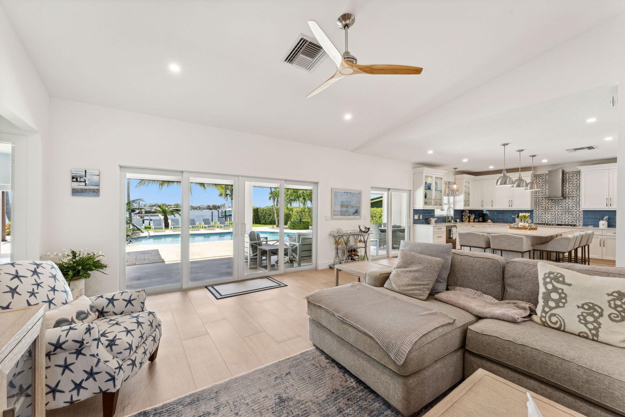 LAKE SHORES LANTANA - Residential