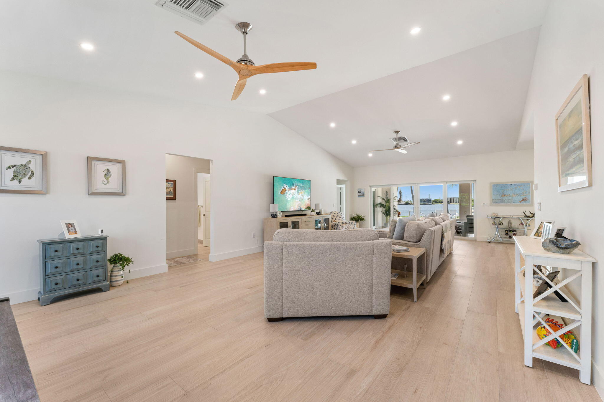 LAKE SHORES LANTANA - Residential