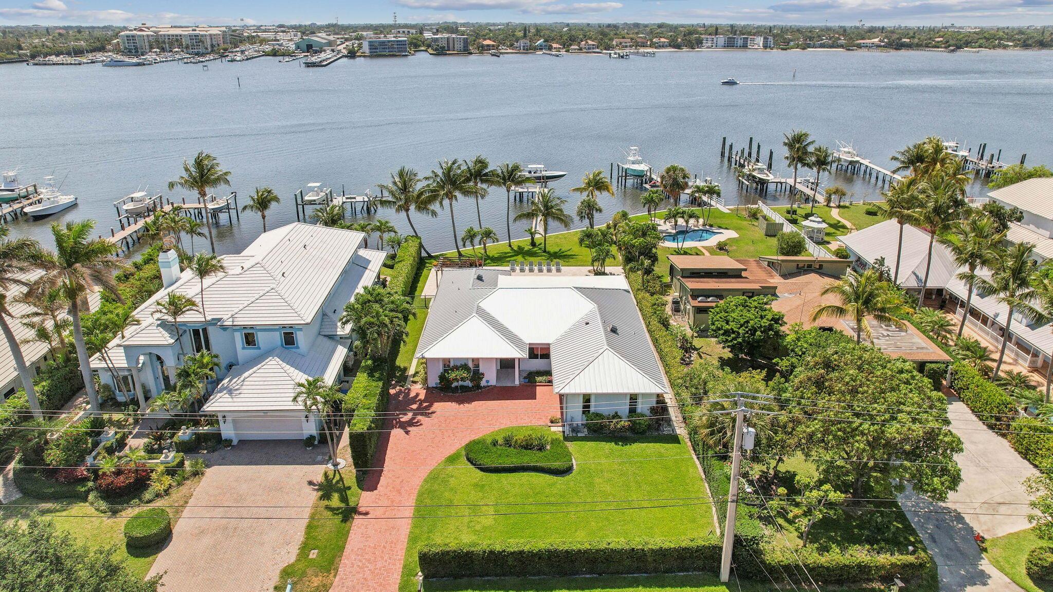 LAKE SHORES LANTANA - Residential