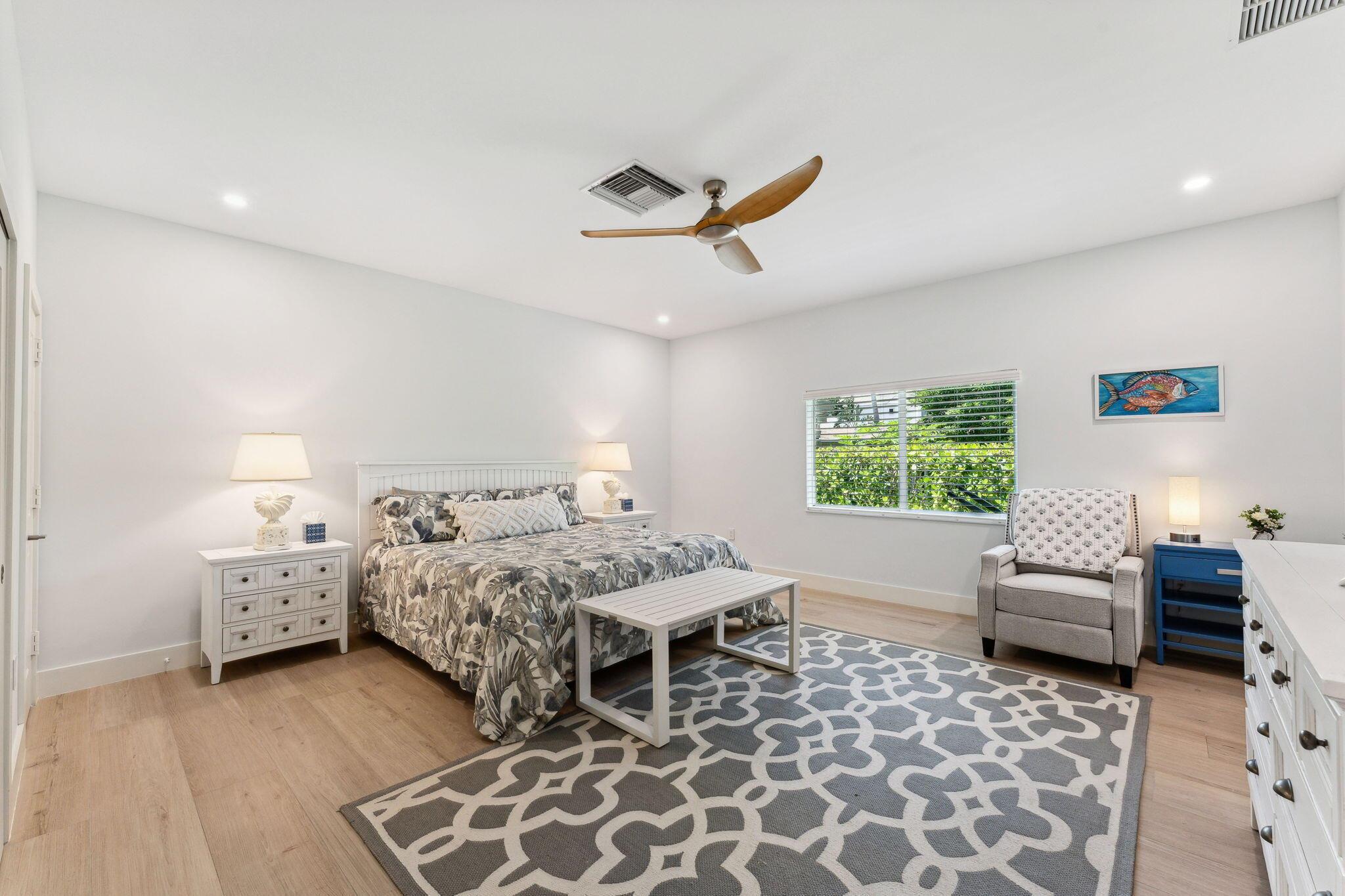 LAKE SHORES LANTANA - Residential