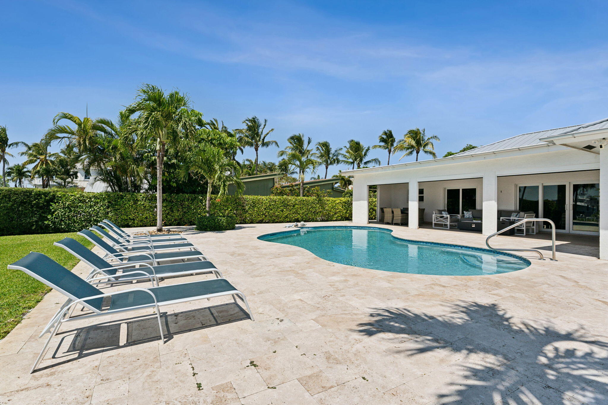 LAKE SHORES LANTANA - Residential