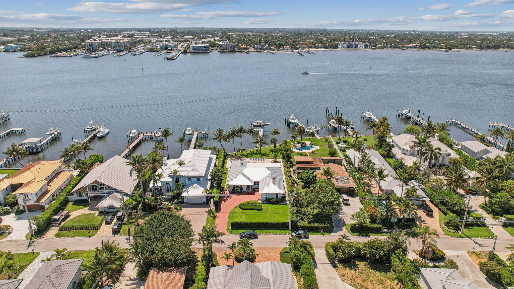 LAKE SHORES LANTANA - Residential