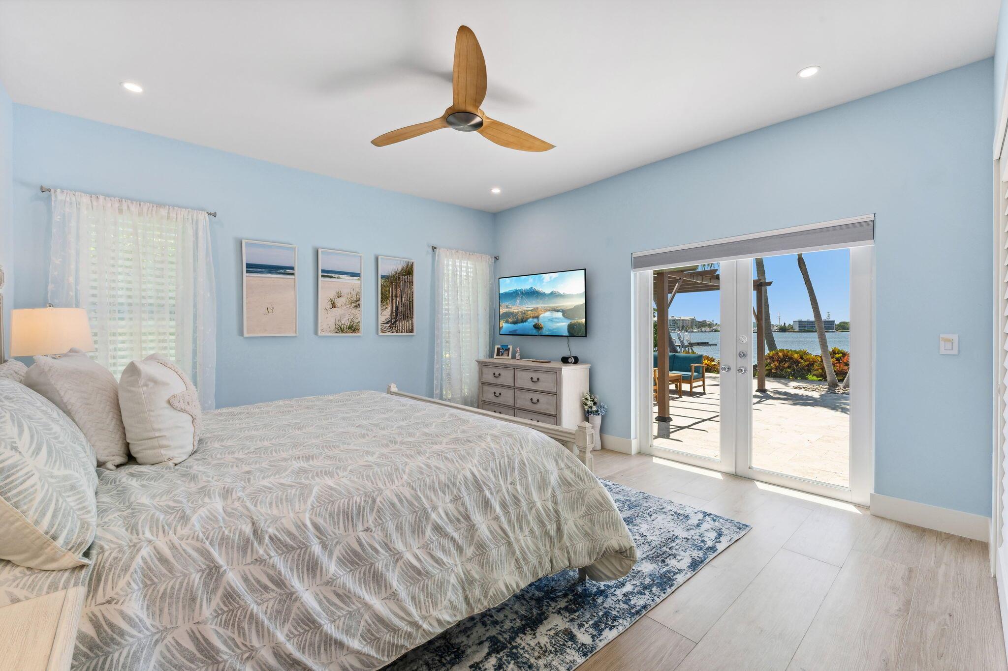 LAKE SHORES LANTANA - Residential