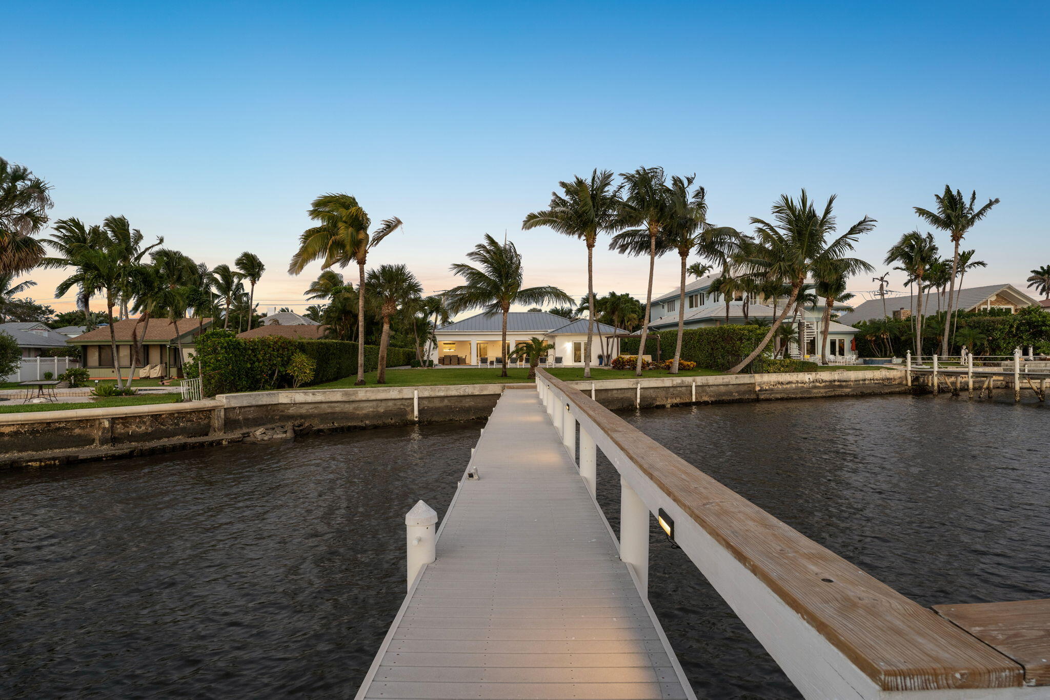 LAKE SHORES LANTANA - Residential