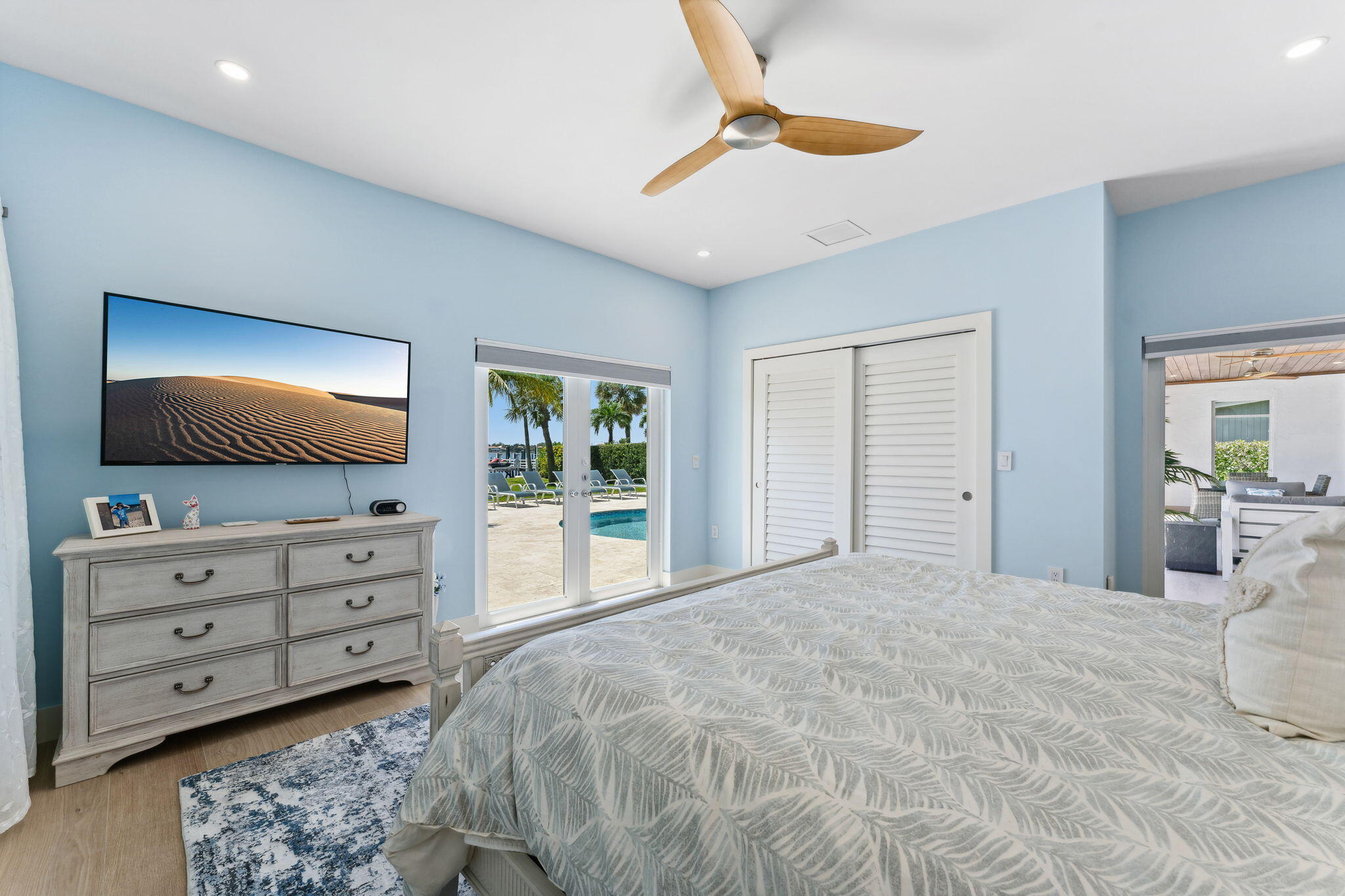 LAKE SHORES LANTANA - Residential