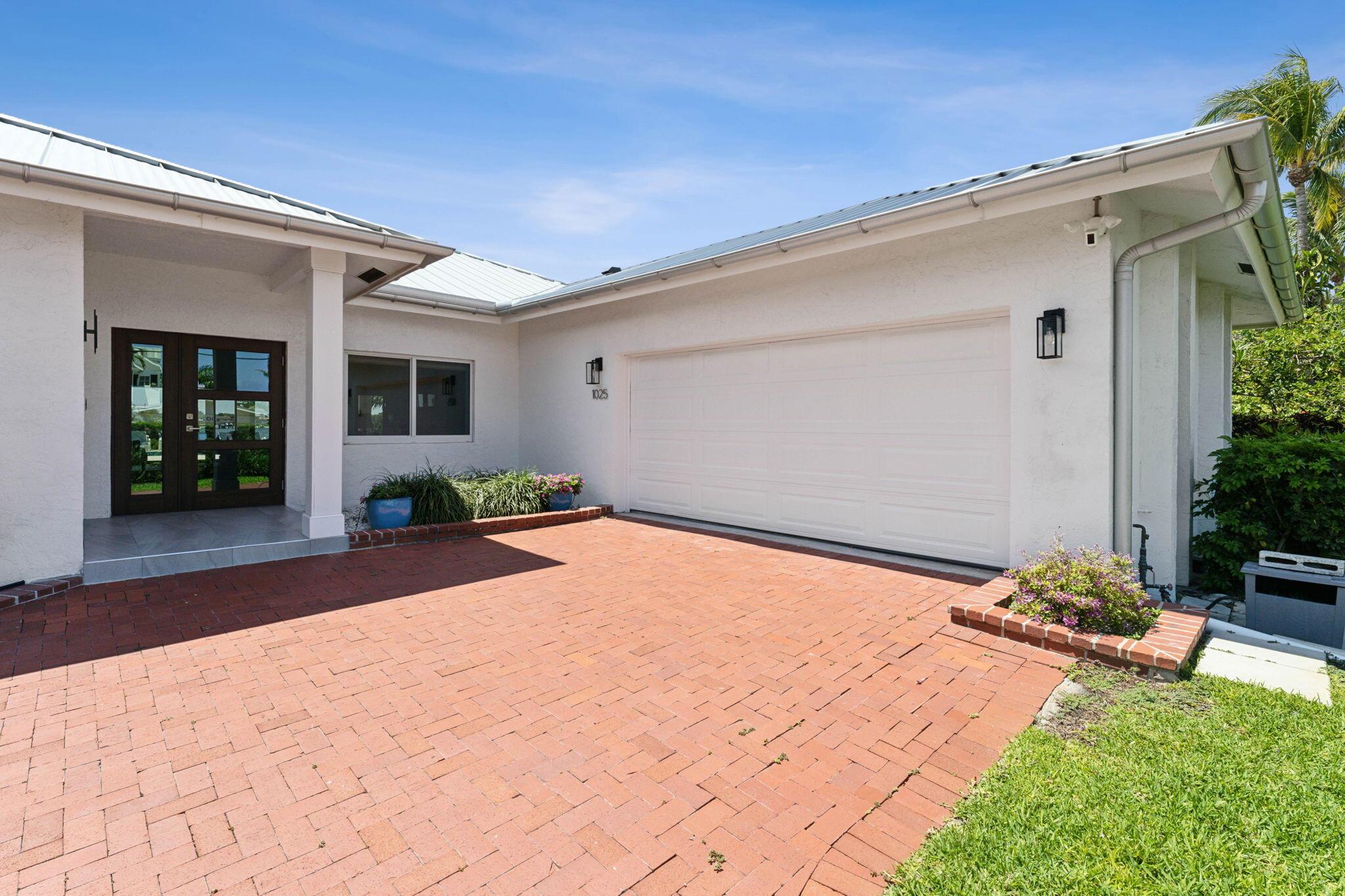 LAKE SHORES LANTANA - Residential