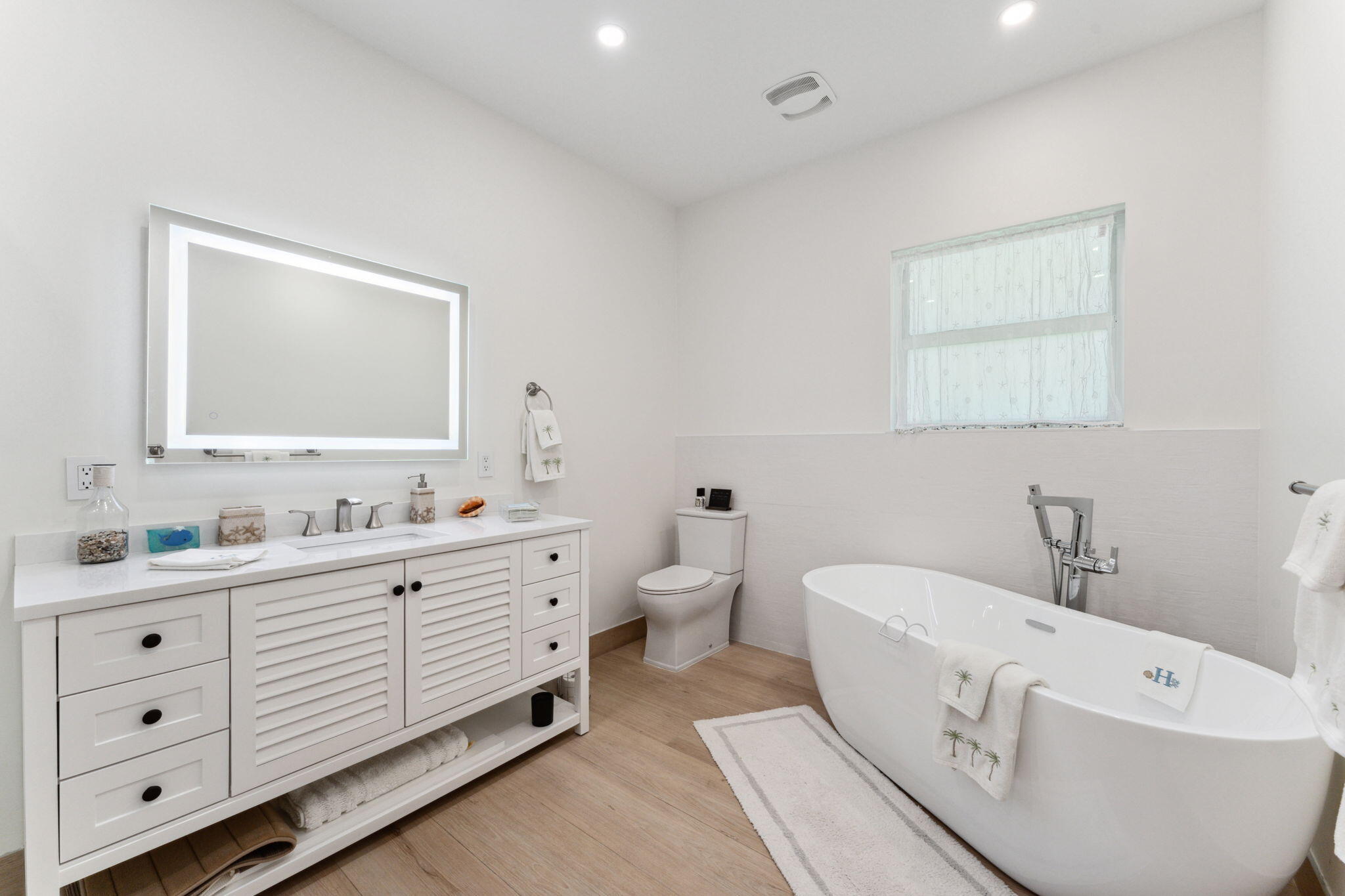 LAKE SHORES LANTANA - Residential