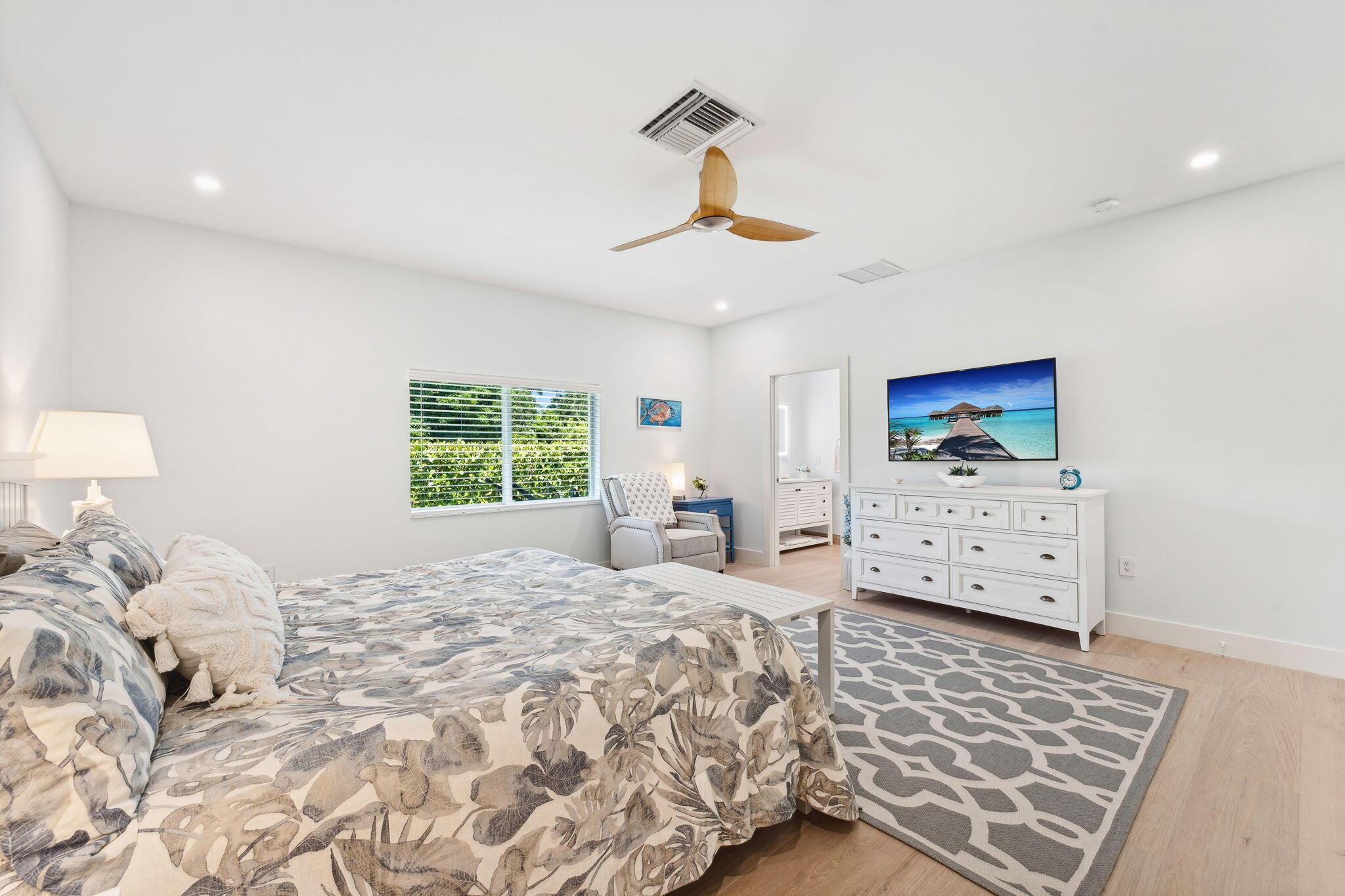 LAKE SHORES LANTANA - Residential