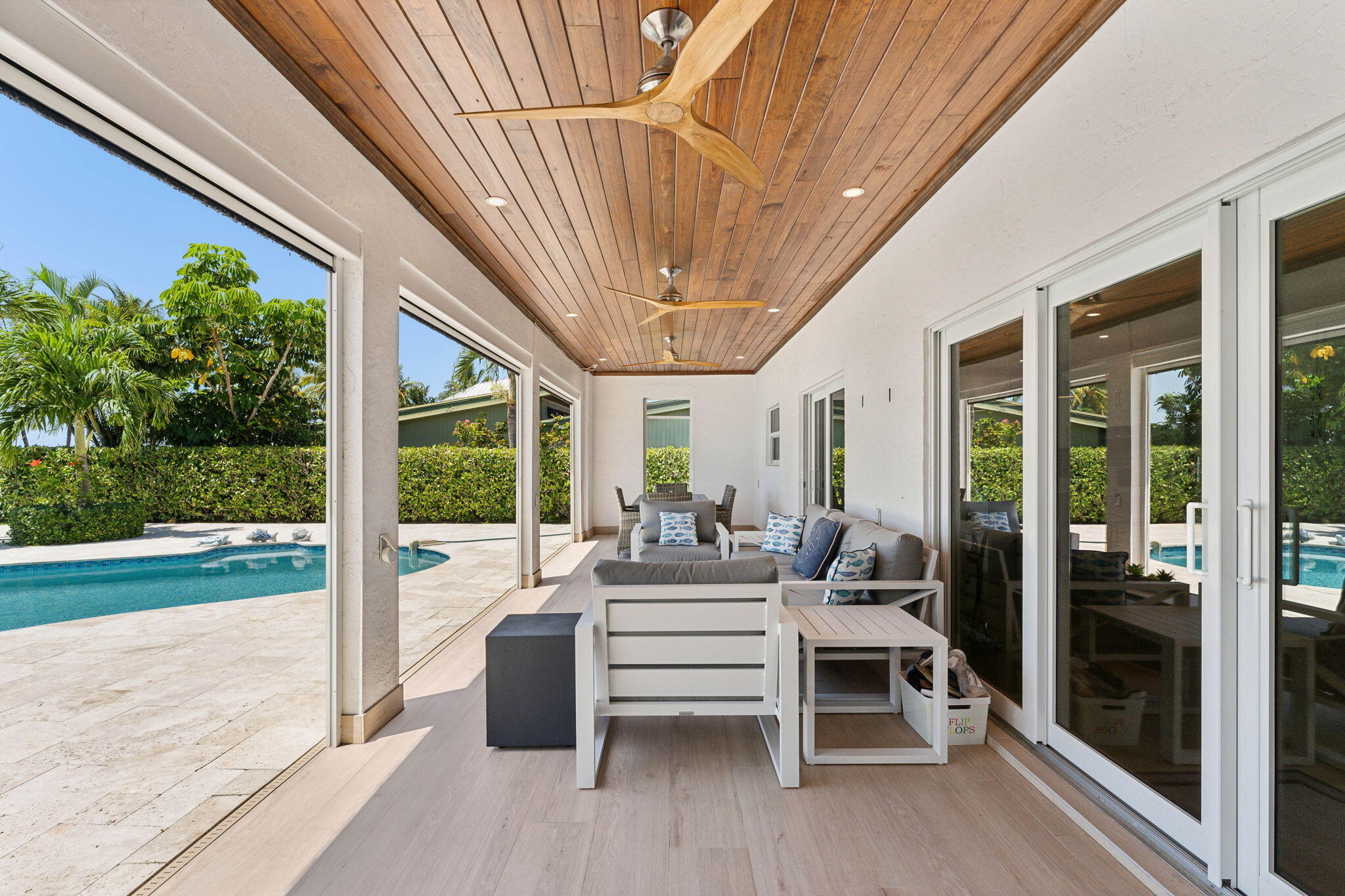 LAKE SHORES LANTANA - Residential