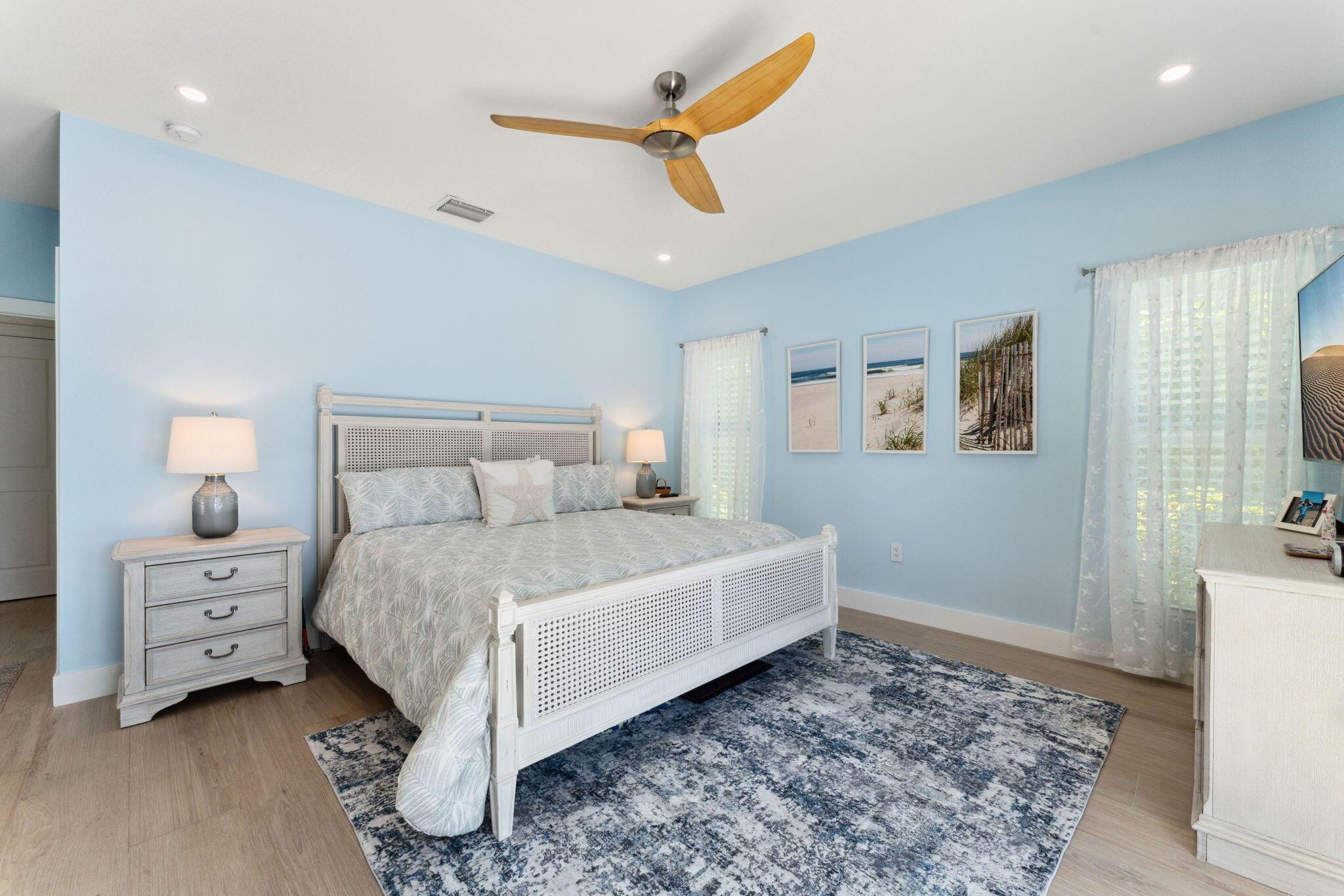 LAKE SHORES LANTANA - Residential