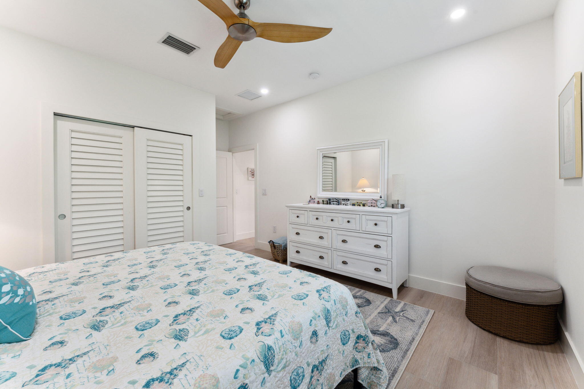 LAKE SHORES LANTANA - Residential