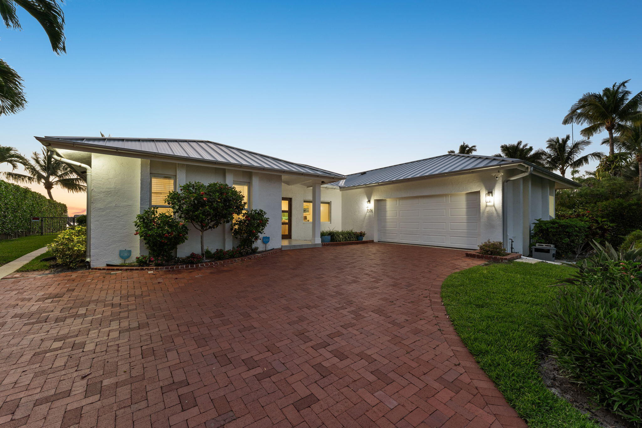 LAKE SHORES LANTANA - Residential