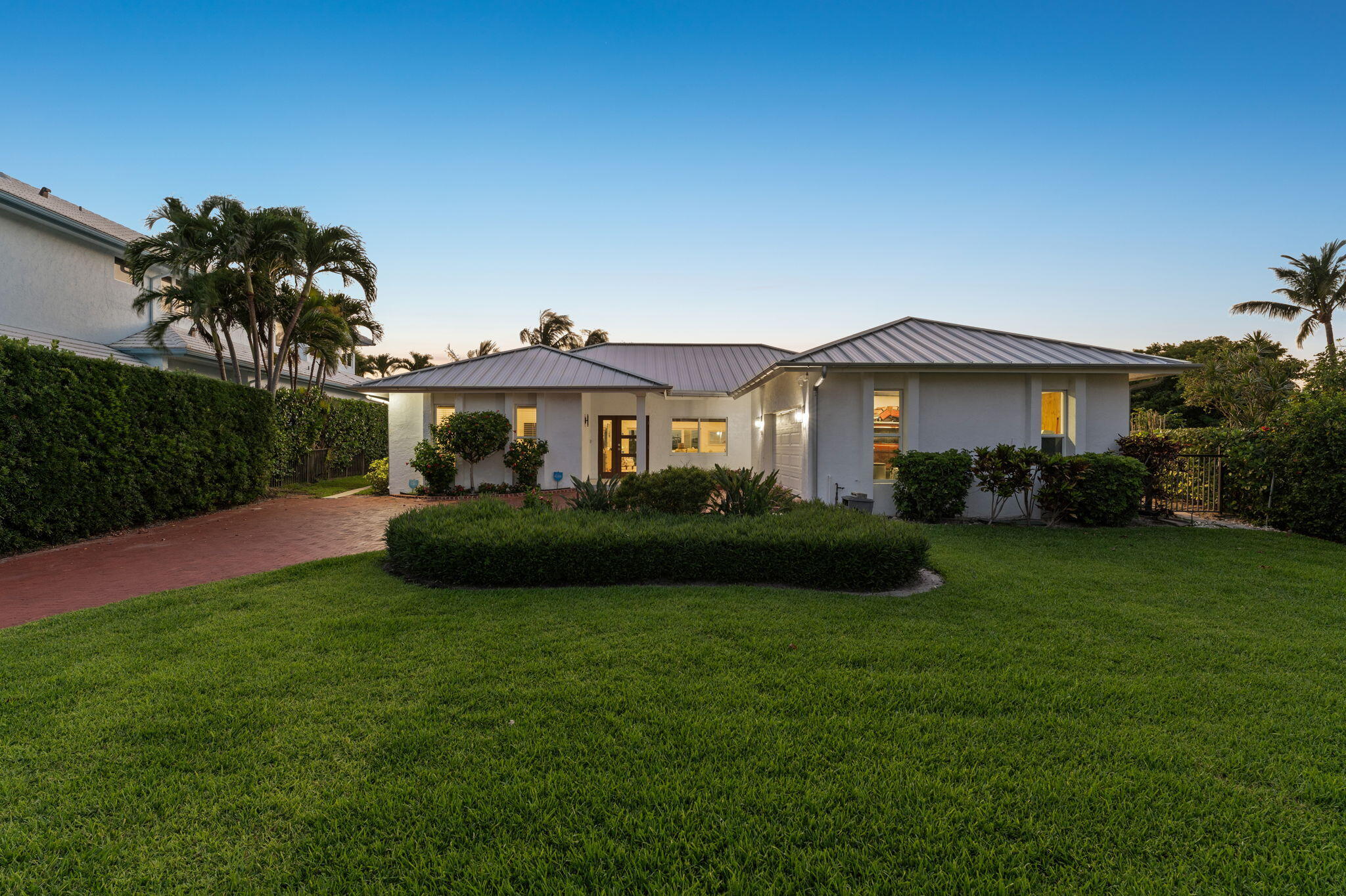 LAKE SHORES LANTANA - Residential