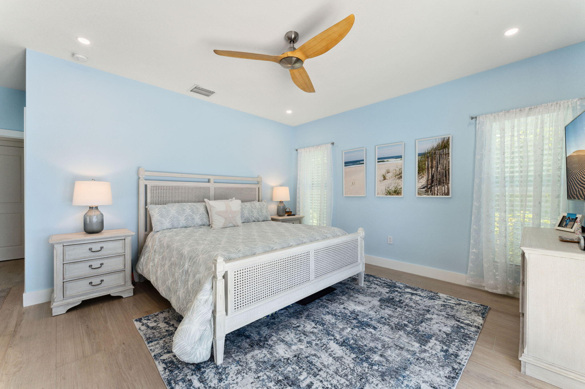 LAKE SHORES LANTANA - Residential