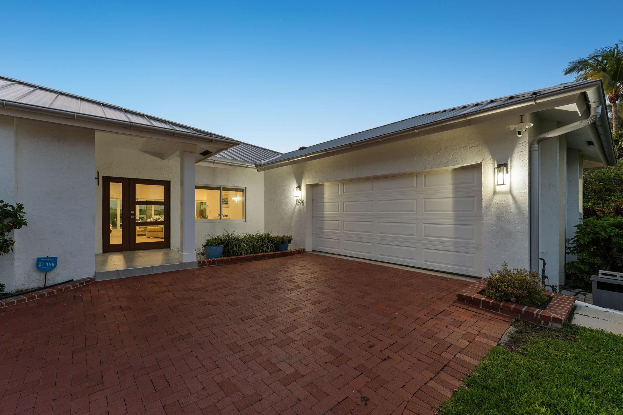 LAKE SHORES LANTANA - Residential