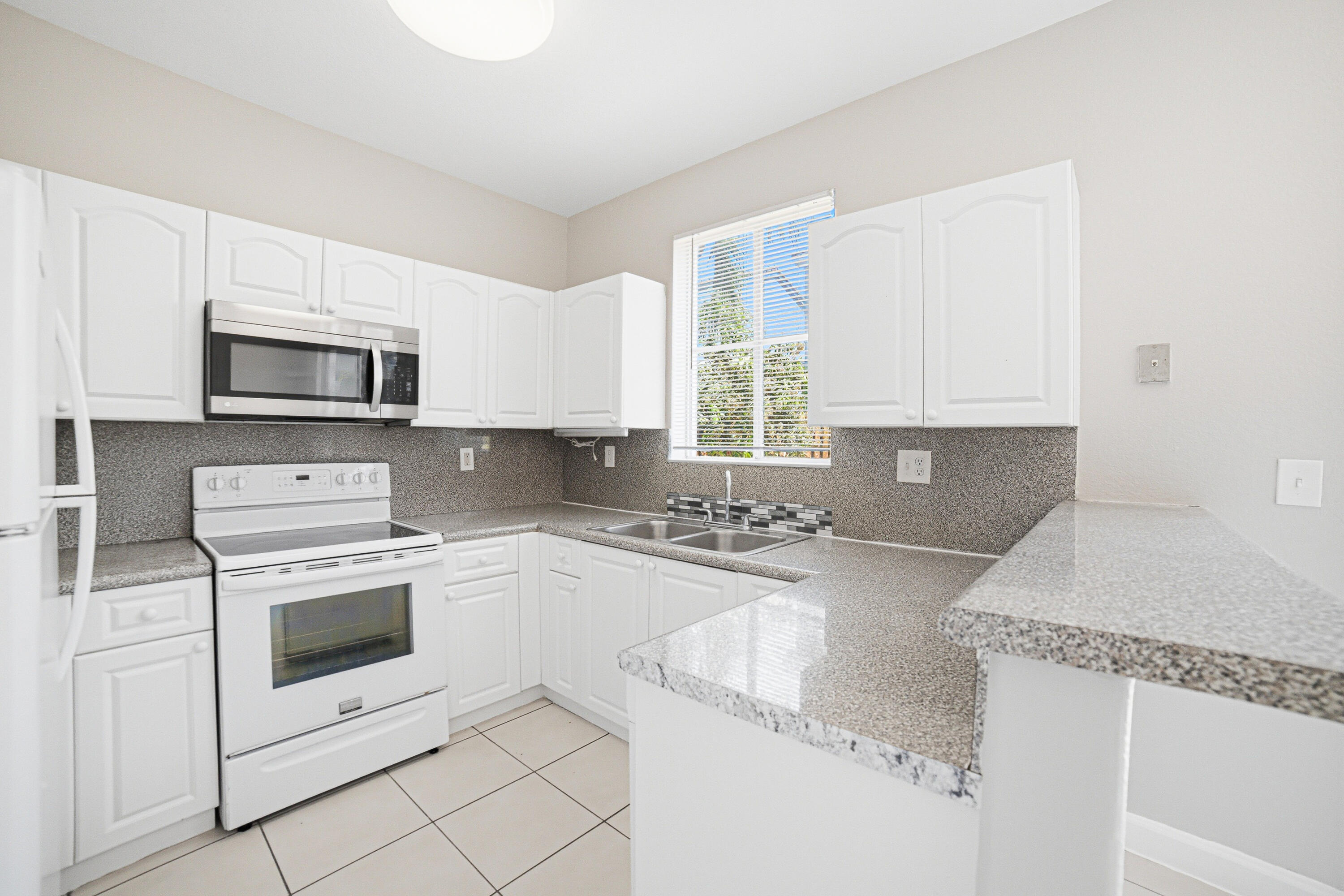 SHOMA VILLAS II AT COUNTRY CLUB - Residential