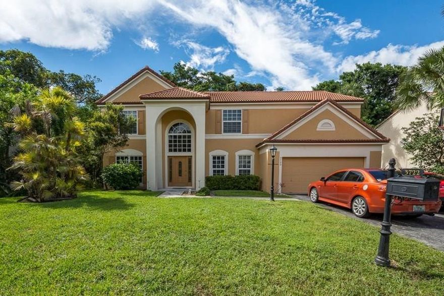 STUNNING 5Bed-3bath 2-story home located in Woodside Estates. Home features spacious floor-plan with lots of natural light, vaulted ceiling, carpeted floor, LARGE kitchen, bar & pantry. Spacious bedrooms, HUGE walk-in master closet space. Master bathroom upstairs has its separate shower & roman tub. Living room has view of the pool outside. Screened patio, attached 2-car garage and fenced. New roof that is only 1 year old!! Centrally located - close to major roads, shopping and dining. MUST SEE!