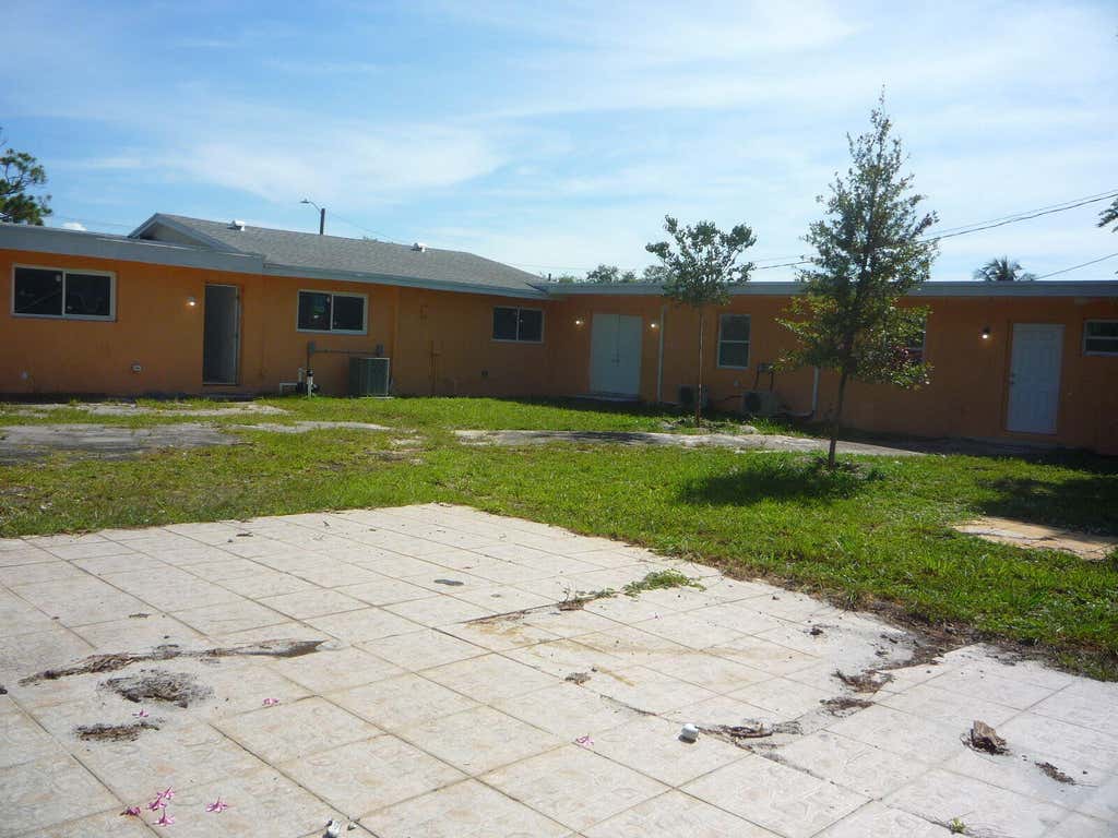 Photo of 2162 NW 28th Street, Oakland Park, FL 33311 (MLS # B26044495)