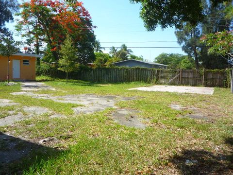 Tiny photo for 2162 NW 28th Street, Oakland Park, FL 33311 (MLS # B26044495)