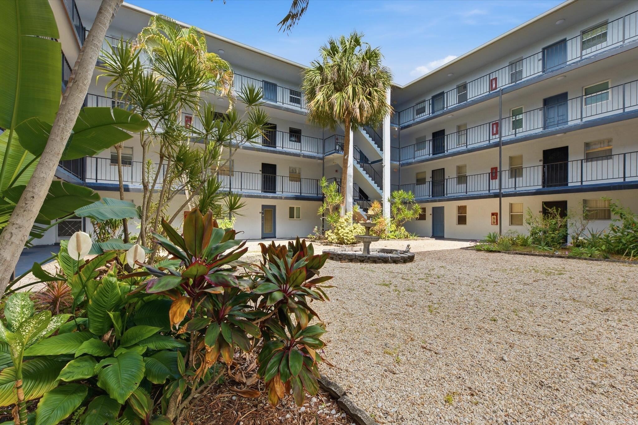 2860 Somerset Drive 412k