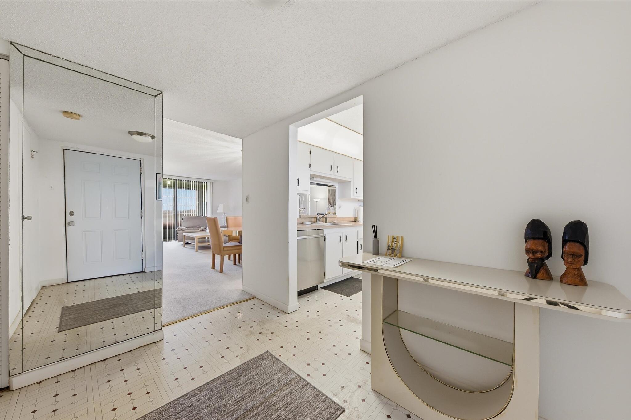2860 Somerset Drive 412k