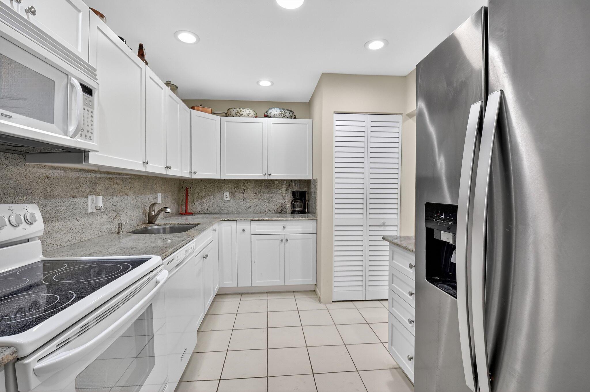 SOUTHPORT AT HUNTERS RUN - Residential Lease