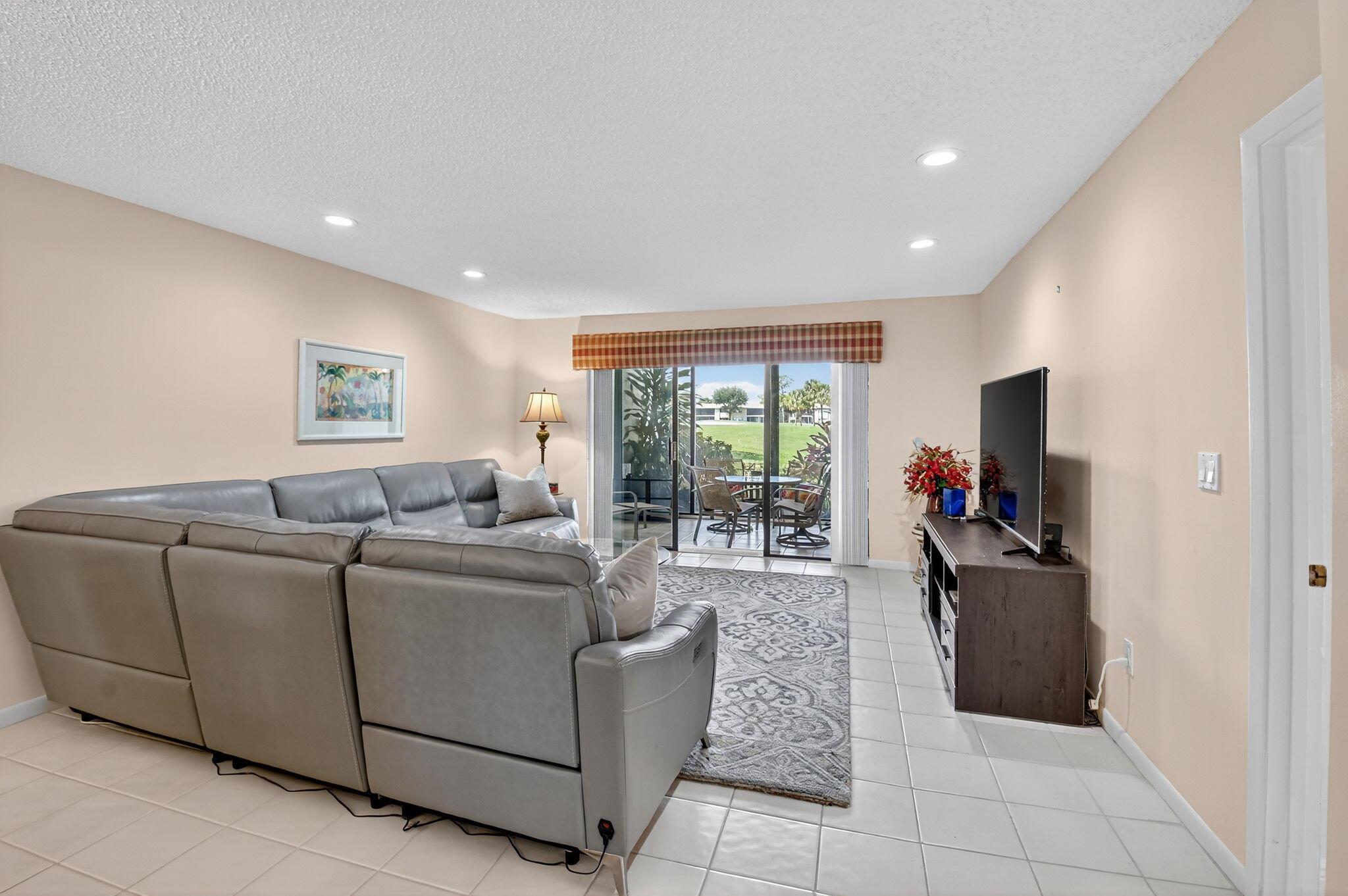 SOUTHPORT AT HUNTERS RUN - Residential Lease