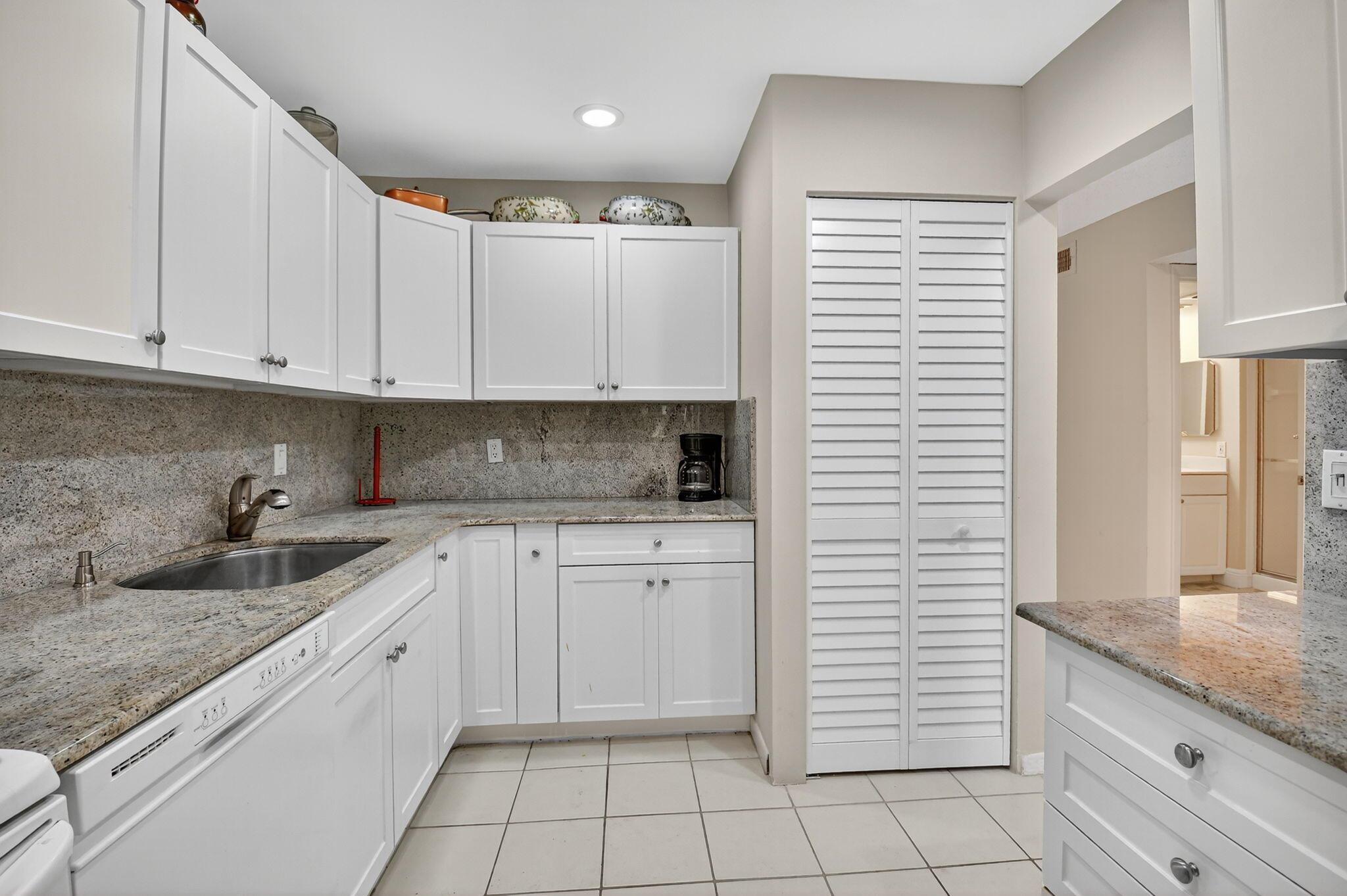 SOUTHPORT AT HUNTERS RUN - Residential Lease