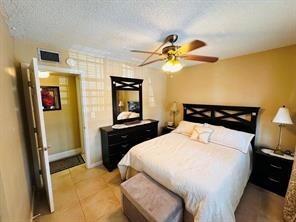 3099 NW 48th Avenue 253, Lauderdale Lakes, FL, 33313/$118,900 4 3099 NW 48th Avenue 253