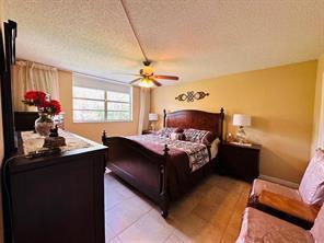CYPRESS CHASE CONDO NO 6 - Residential