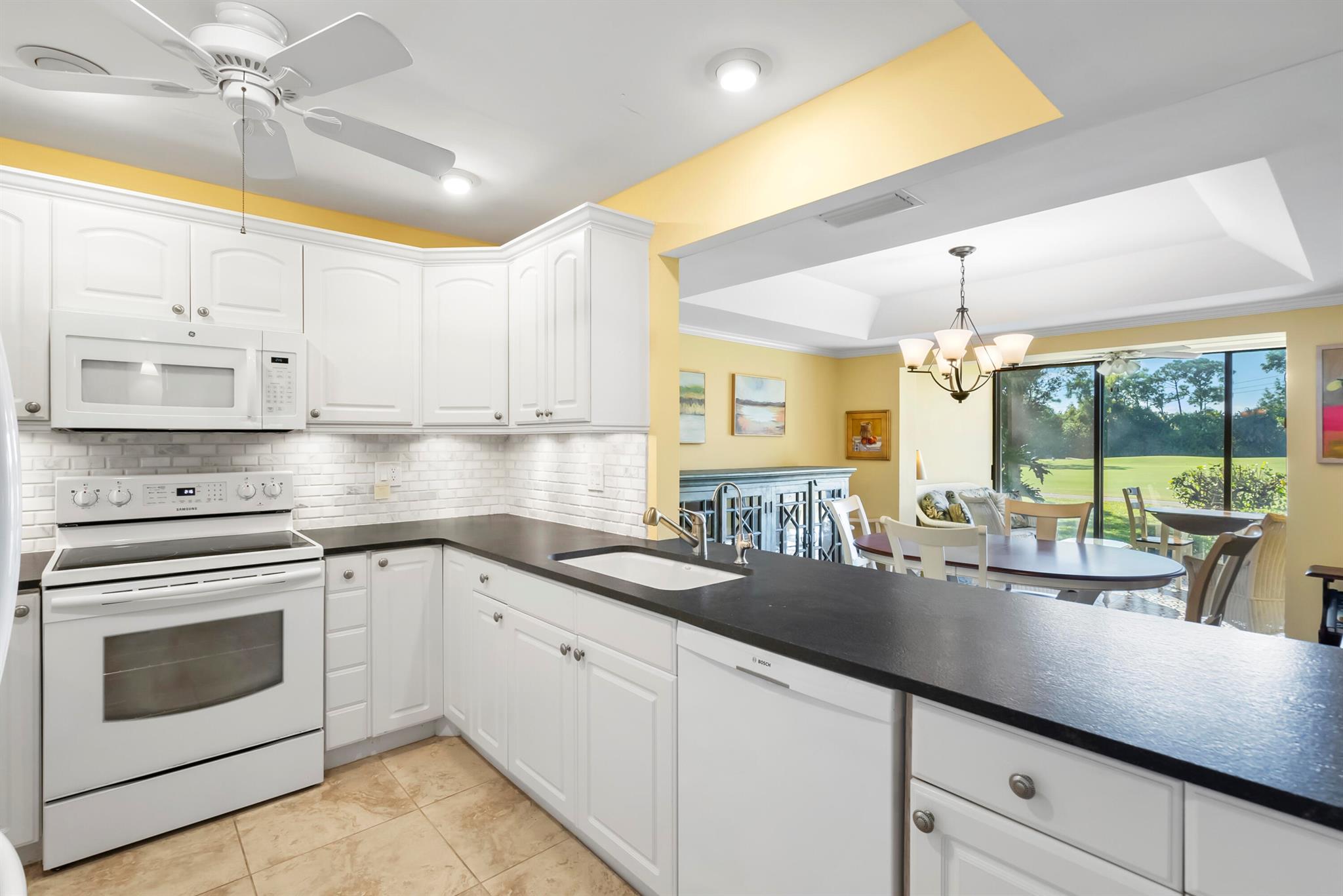 FOXCROSS IN MARINER SANDS - Residential