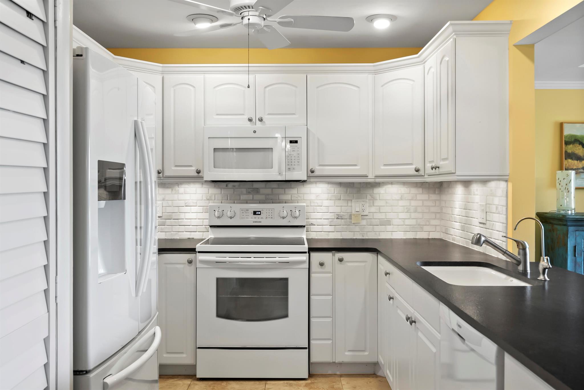 FOXCROSS IN MARINER SANDS - Residential