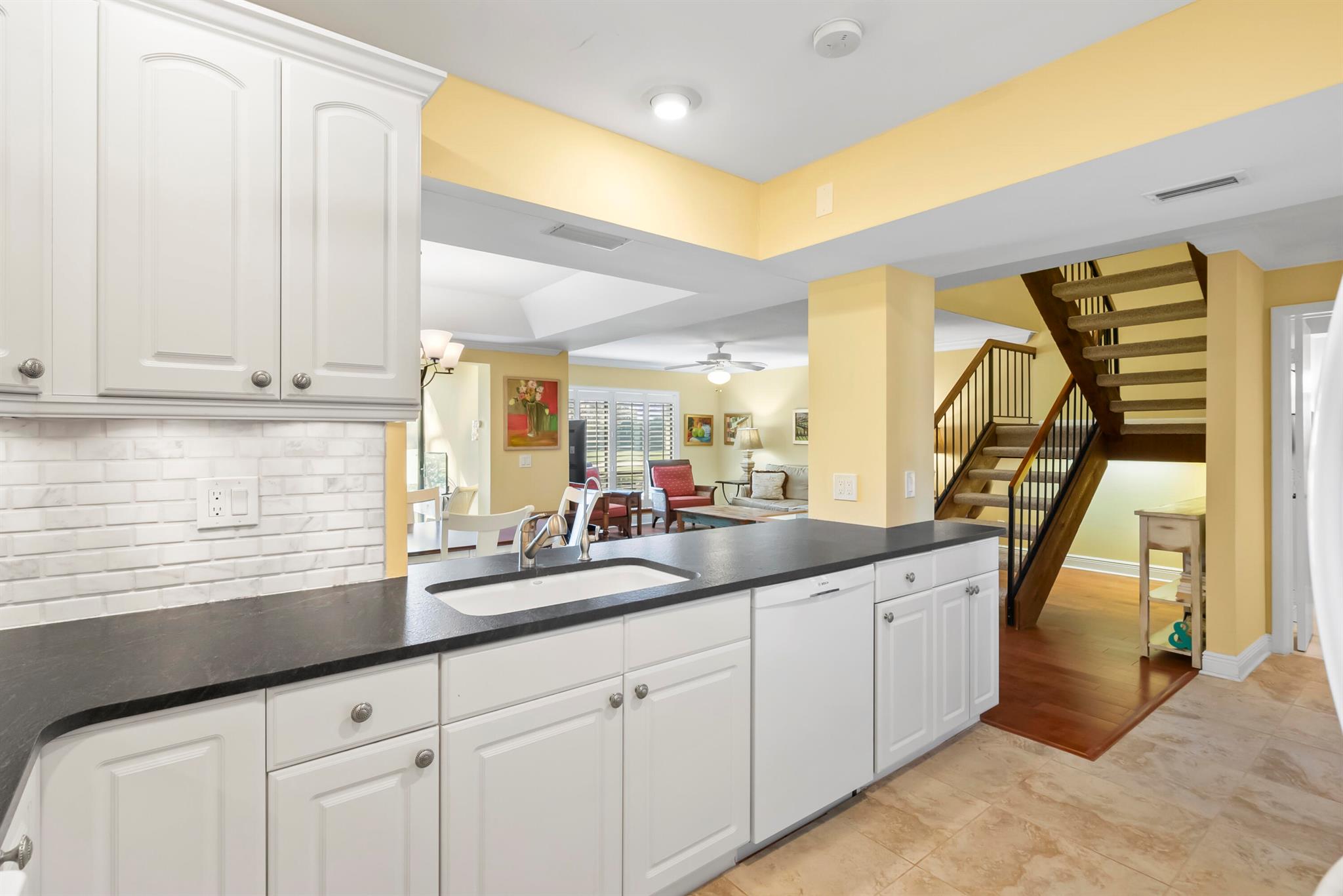 FOXCROSS IN MARINER SANDS - Residential