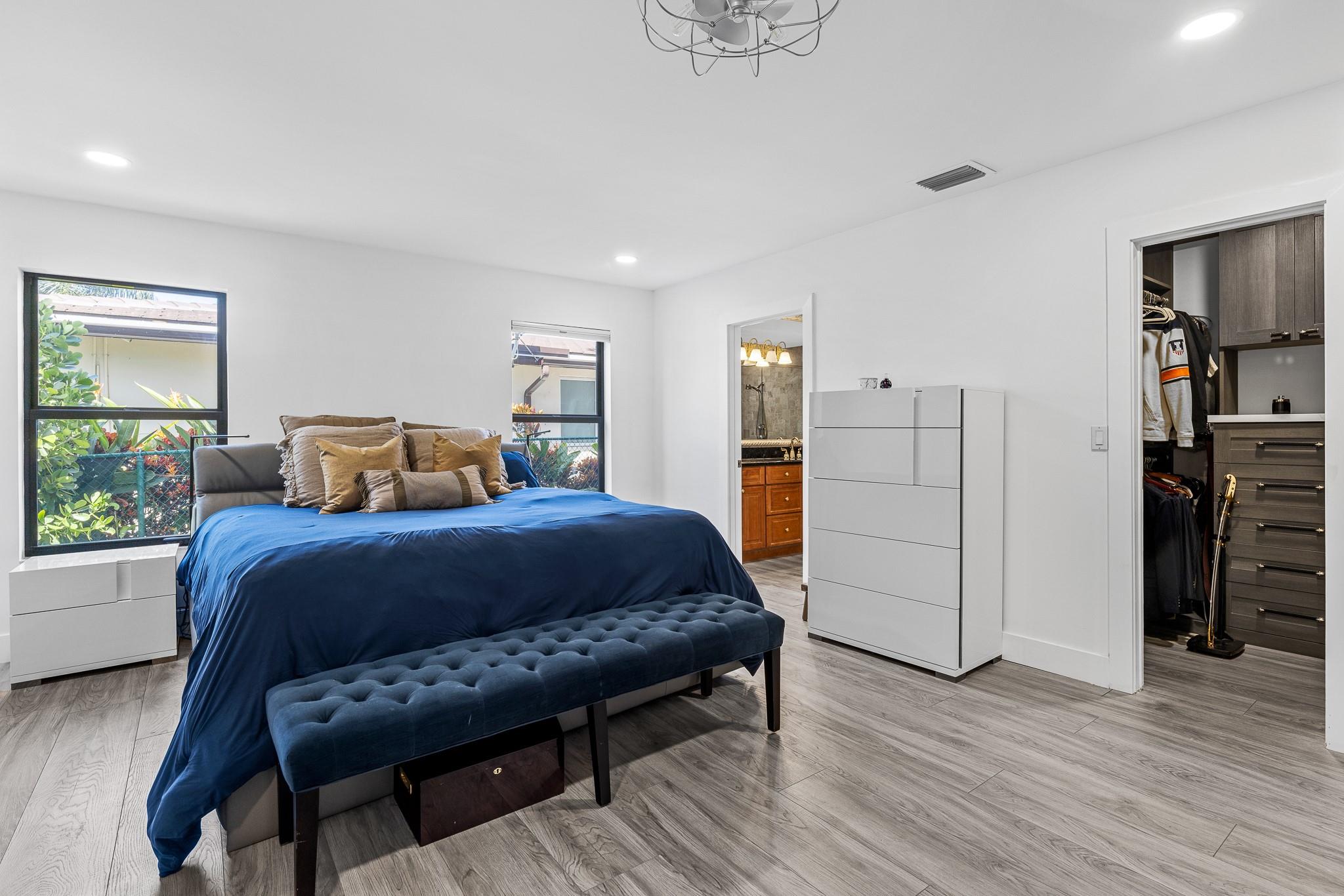 VENETIAN ISLES 3RD SEC - Residential