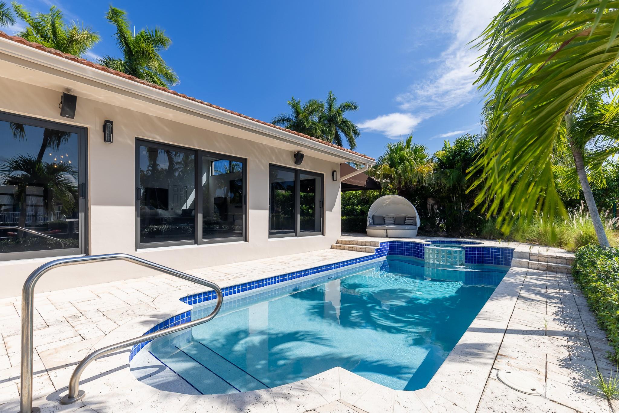 VENETIAN ISLES 3RD SEC - Residential