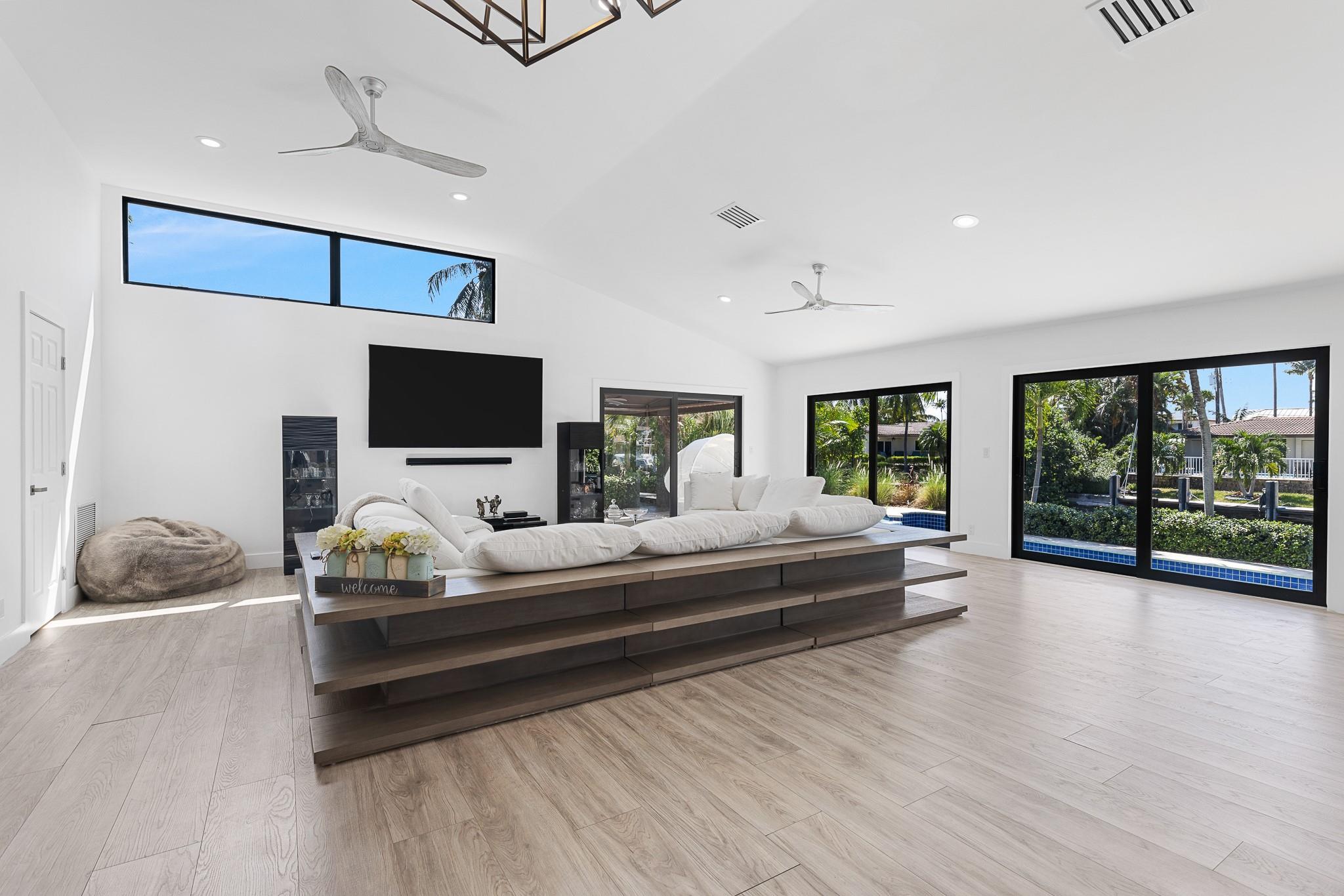 VENETIAN ISLES 3RD SEC - Residential