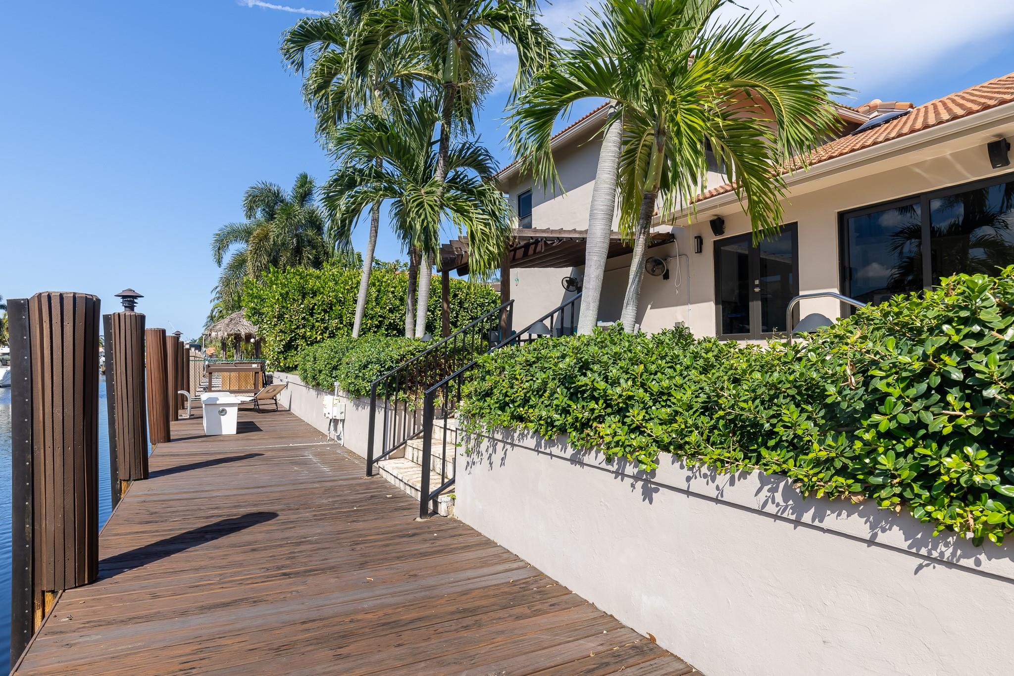 VENETIAN ISLES 3RD SEC - Residential