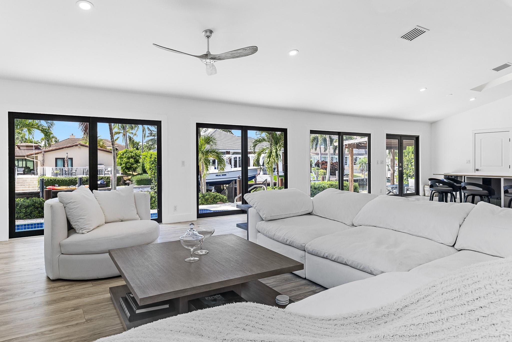 VENETIAN ISLES 3RD SEC - Residential