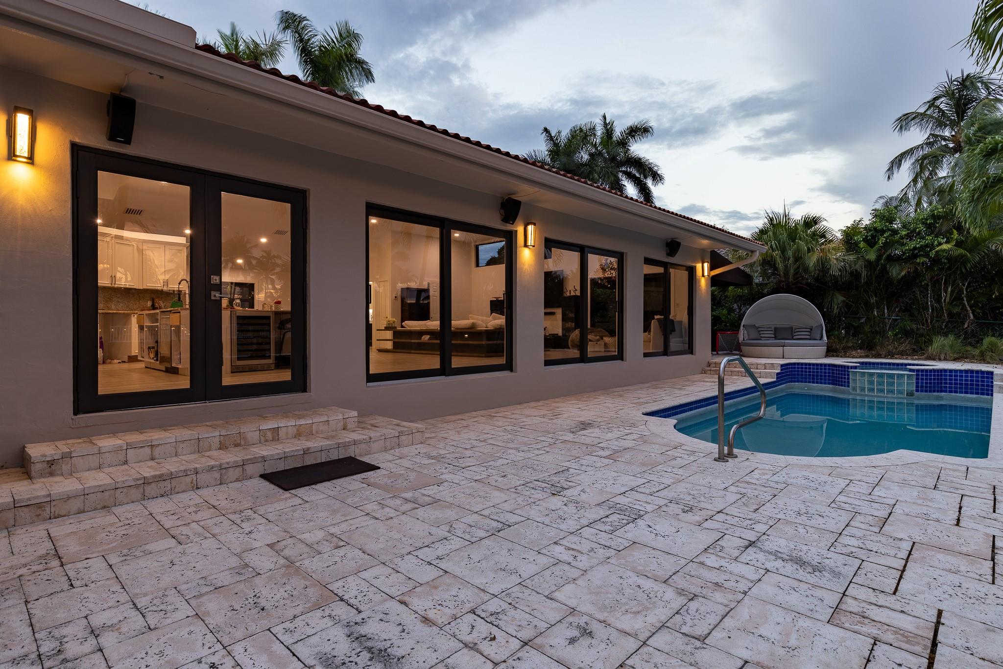 VENETIAN ISLES 3RD SEC - Residential