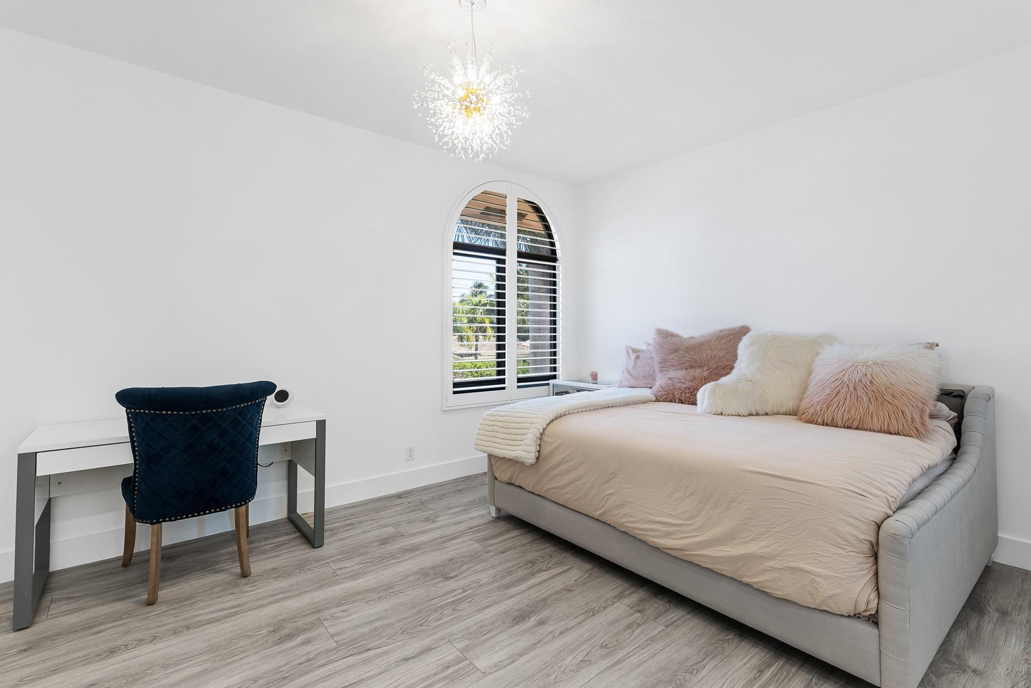 VENETIAN ISLES 3RD SEC - Residential