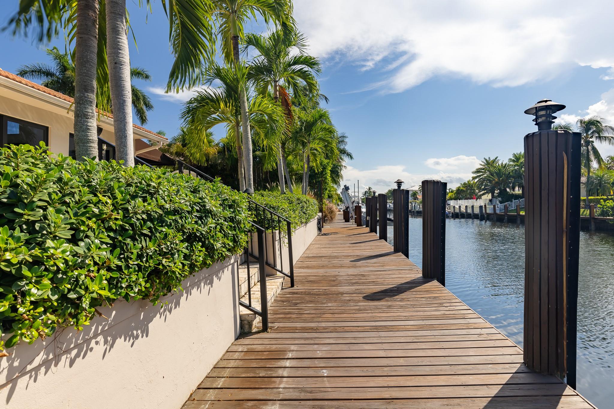 VENETIAN ISLES 3RD SEC - Residential