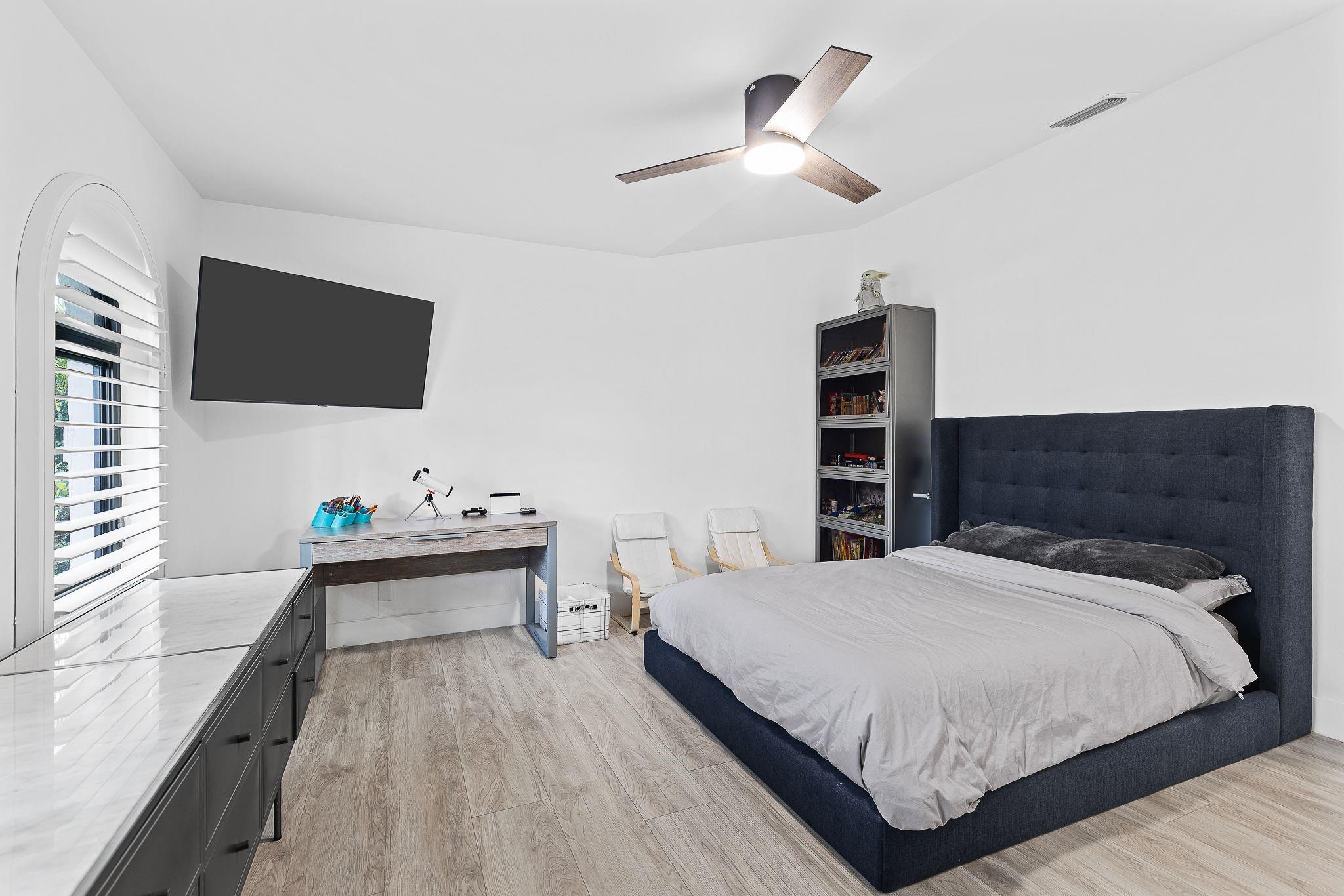 VENETIAN ISLES 3RD SEC - Residential