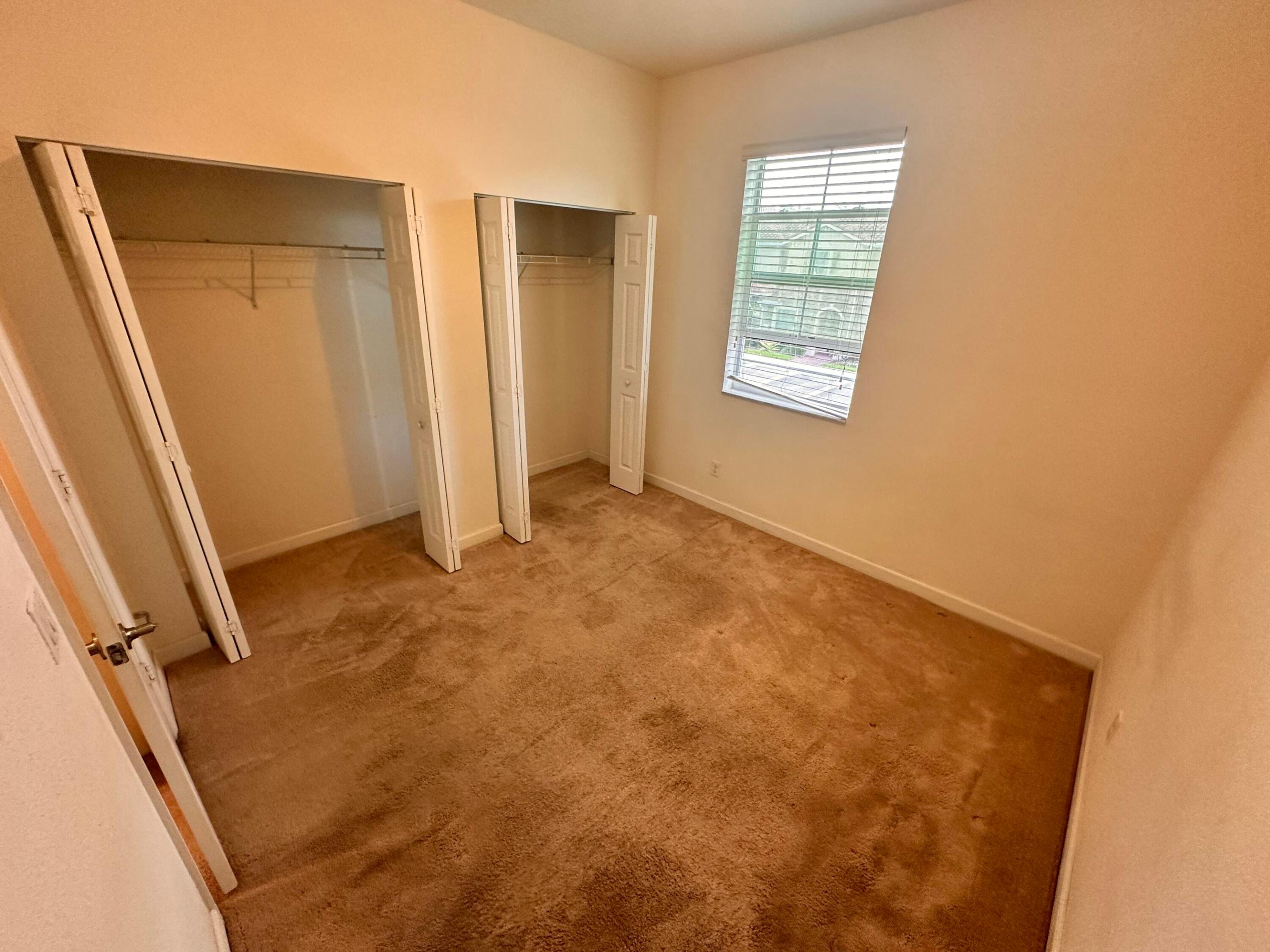 CHARLESTON COMMONS 2 - Residential Lease